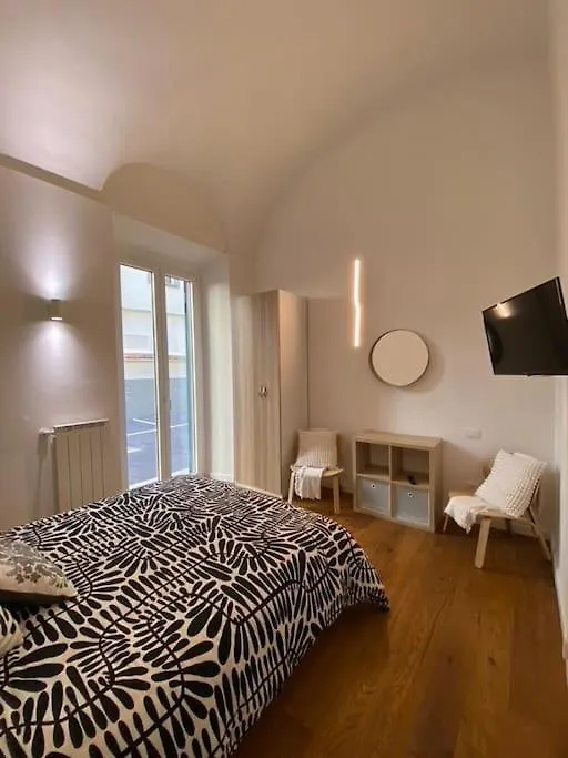 Chic Florence Retreat City Gem